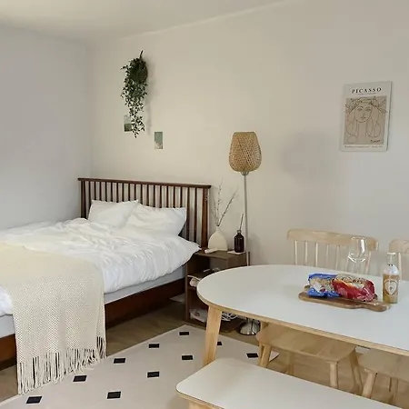 #Yudarly Stay #Hongdaesinchon5Min #3Rooms #3Beds